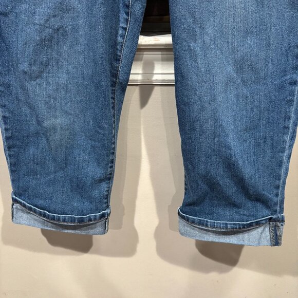 Style & CO Women Blue Curvy Capri Denim SZ: 12 - Picture 3 of 9